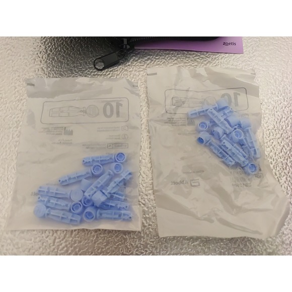 AlphaTrak 2 Blood Glucose Monitoring System For Cats And Dogs - Picture 4 of 4